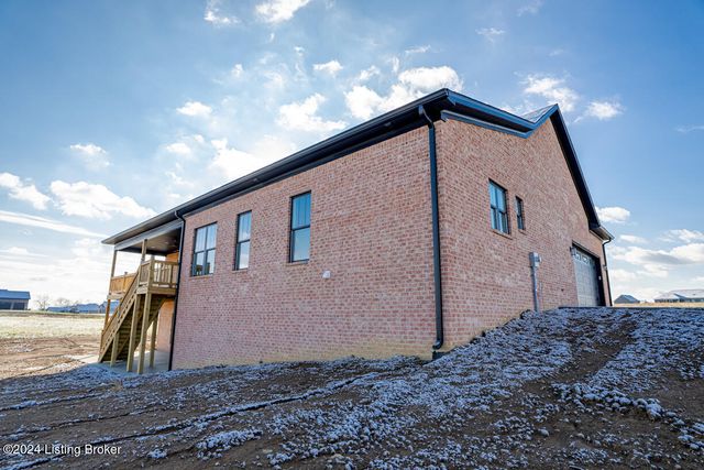 282 Dalton Dr, Fisherville, KY 40023