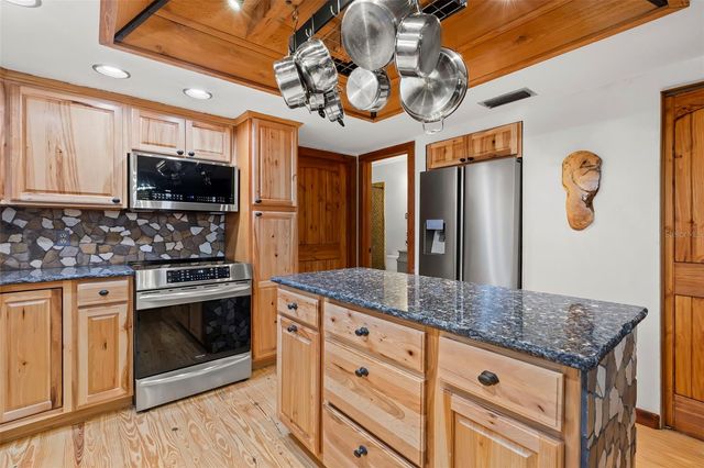 809 CARDINAL AVENUE, Palm Harbor, FL 34683