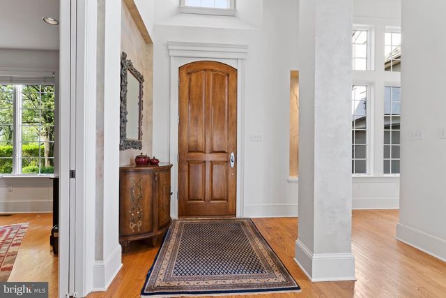4 SENTRY POINT RD, Lemoyne, PA 17043