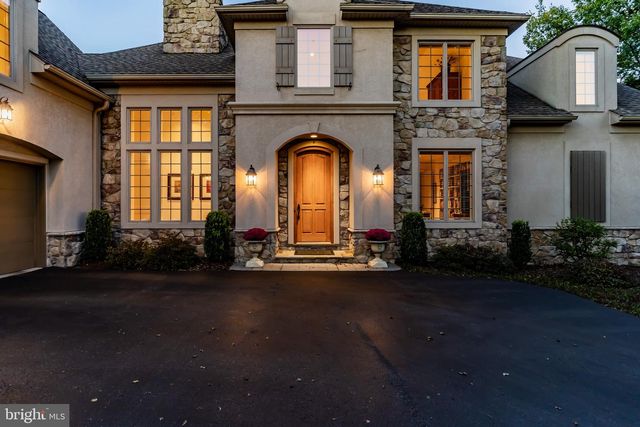 4 SENTRY POINT RD, Lemoyne, PA 17043