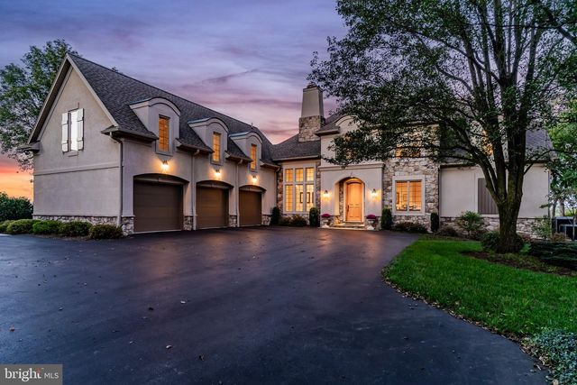 4 SENTRY POINT RD, Lemoyne, PA 17043