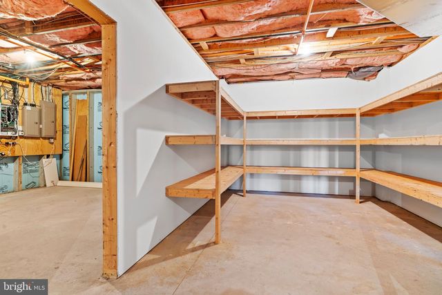 4 SENTRY POINT RD, Lemoyne, PA 17043
