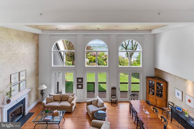 4 SENTRY POINT RD, Lemoyne, PA 17043