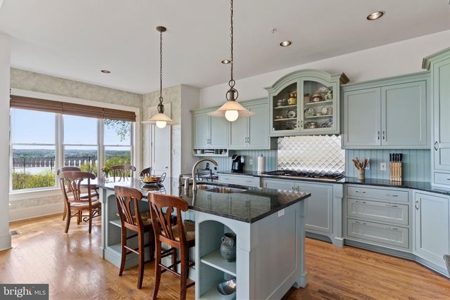 4 SENTRY POINT RD, Lemoyne, PA 17043