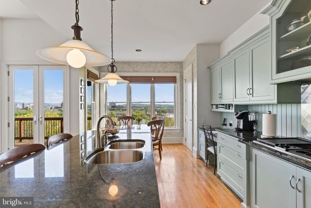 4 SENTRY POINT RD, Lemoyne, PA 17043