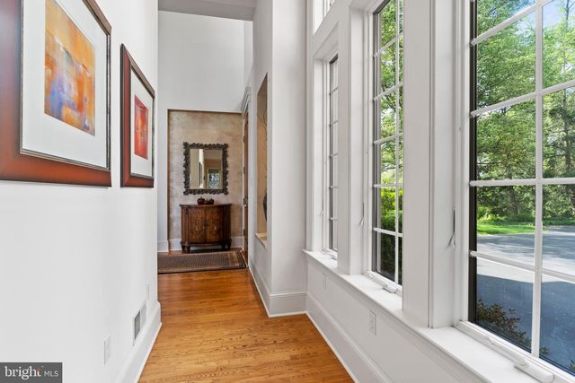 4 SENTRY POINT RD, Lemoyne, PA 17043