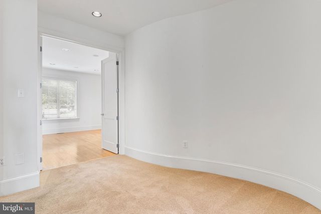 4 SENTRY POINT RD, Lemoyne, PA 17043