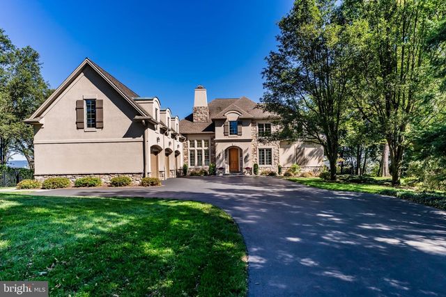 4 SENTRY POINT RD, Lemoyne, PA 17043