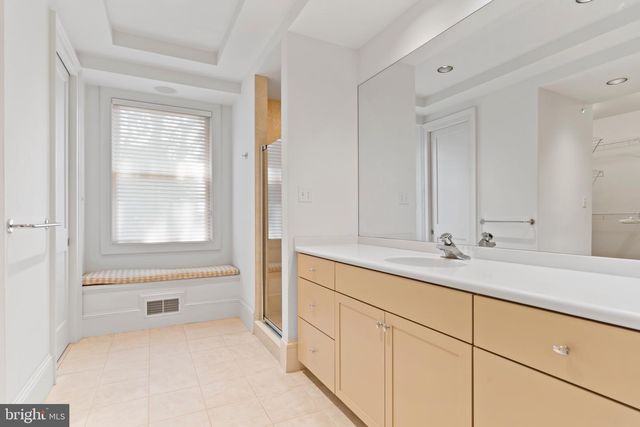 4 SENTRY POINT RD, Lemoyne, PA 17043