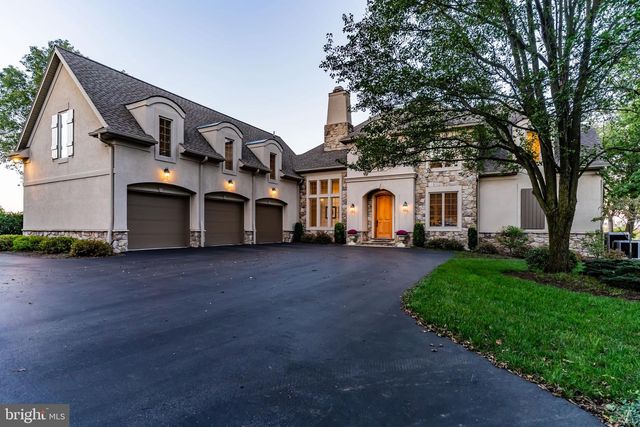 4 SENTRY POINT RD, Lemoyne, PA 17043