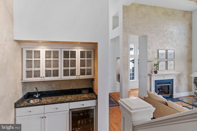 4 SENTRY POINT RD, Lemoyne, PA 17043