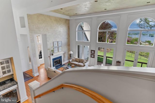 4 SENTRY POINT RD, Lemoyne, PA 17043