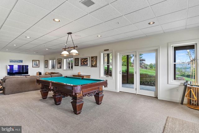 4 SENTRY POINT RD, Lemoyne, PA 17043