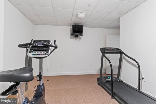 4 SENTRY POINT RD, Lemoyne, PA 17043