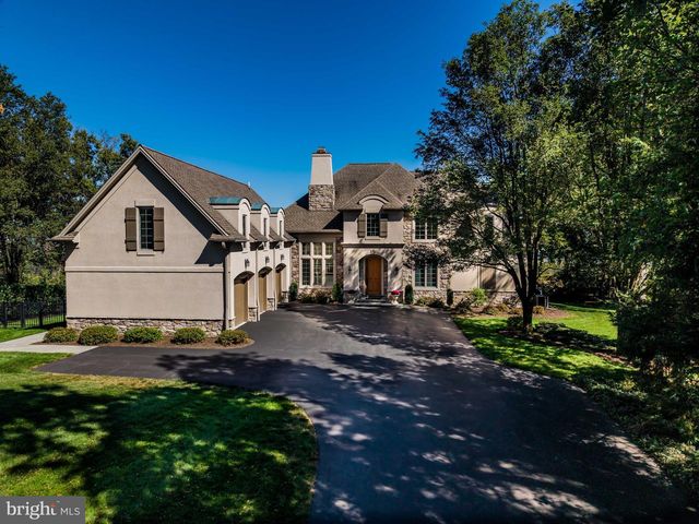 4 SENTRY POINT RD, Lemoyne, PA 17043