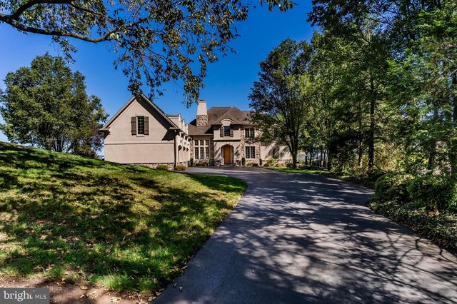 4 SENTRY POINT RD, Lemoyne, PA 17043