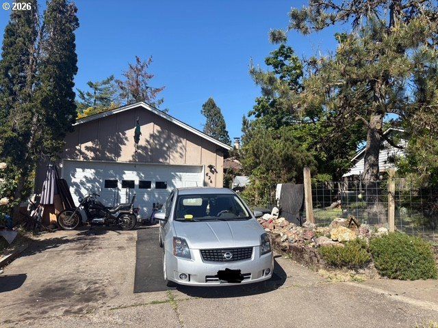 624 JANUS St, Springfield, OR 97477
