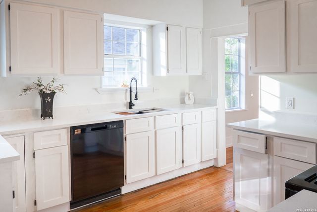 1730 W MISTLETOE AVE, San Antonio, TX 78201