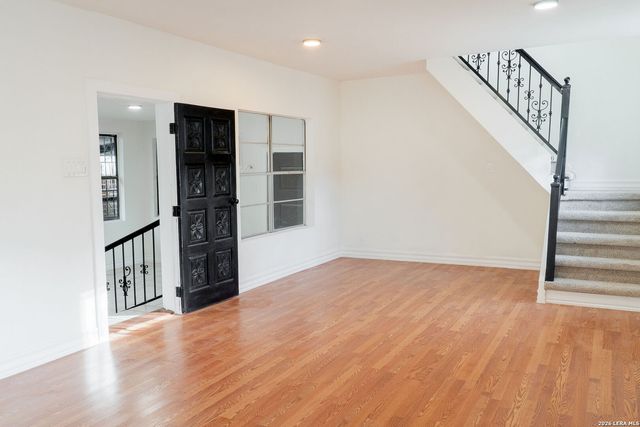 1730 W MISTLETOE AVE, San Antonio, TX 78201