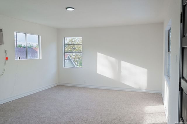 1730 W MISTLETOE AVE, San Antonio, TX 78201