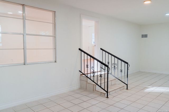 1730 W MISTLETOE AVE, San Antonio, TX 78201