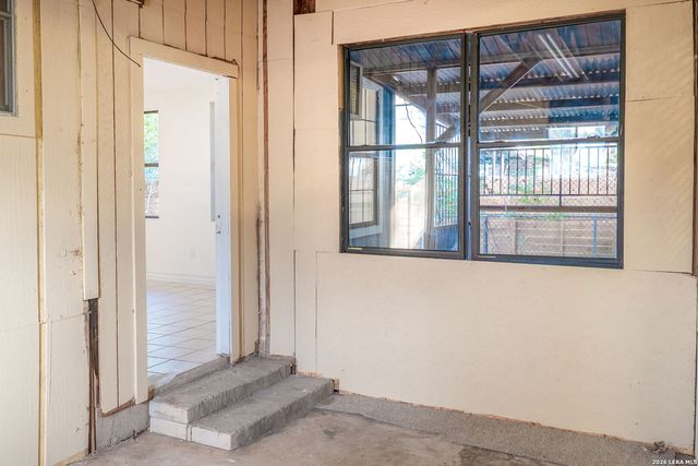 1730 W MISTLETOE AVE, San Antonio, TX 78201