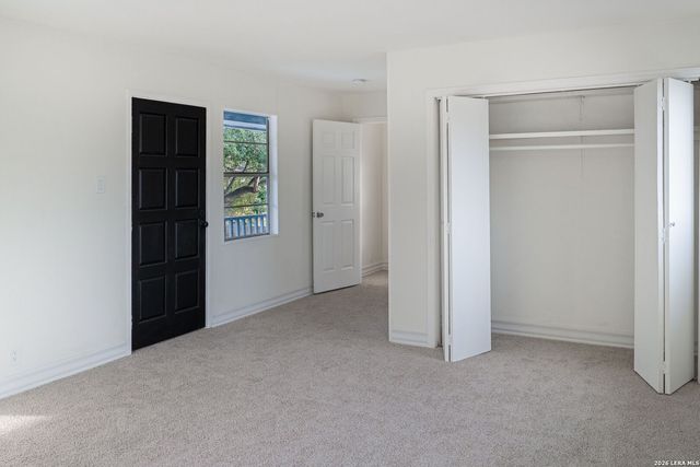 1730 W MISTLETOE AVE, San Antonio, TX 78201