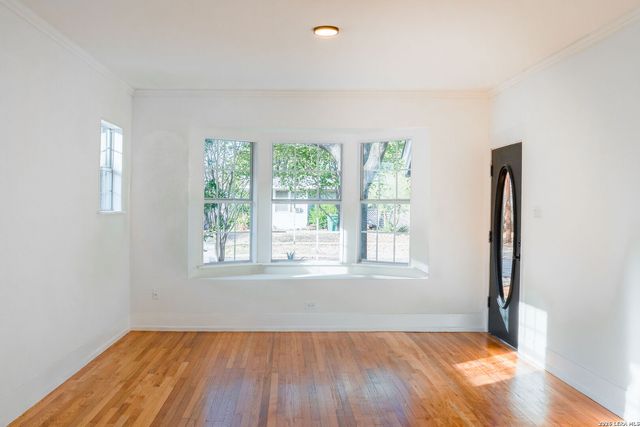 1730 W MISTLETOE AVE, San Antonio, TX 78201