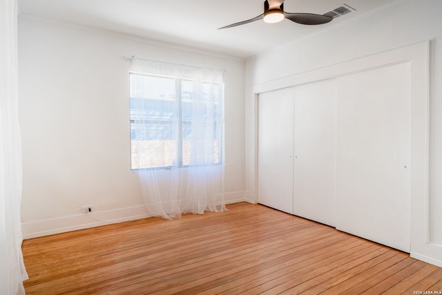 1730 W MISTLETOE AVE, San Antonio, TX 78201