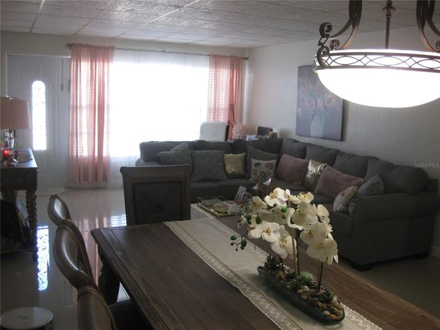 5860 43RD TERRACE N 1518, Kenneth City, FL 33709