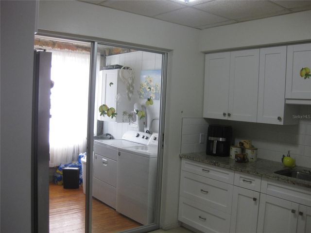 5860 43RD TERRACE N 1518, Kenneth City, FL 33709