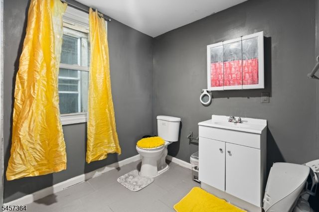 83 Mercer St, Paterson City, NJ 07524