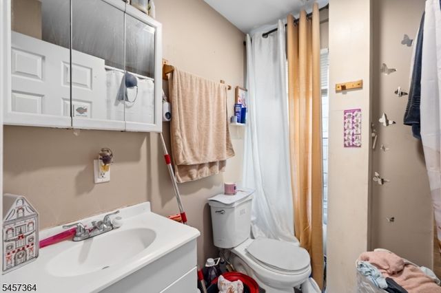 83 Mercer St, Paterson City, NJ 07524