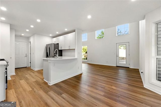 208 Chelsea Court, Woodstock, GA 30189