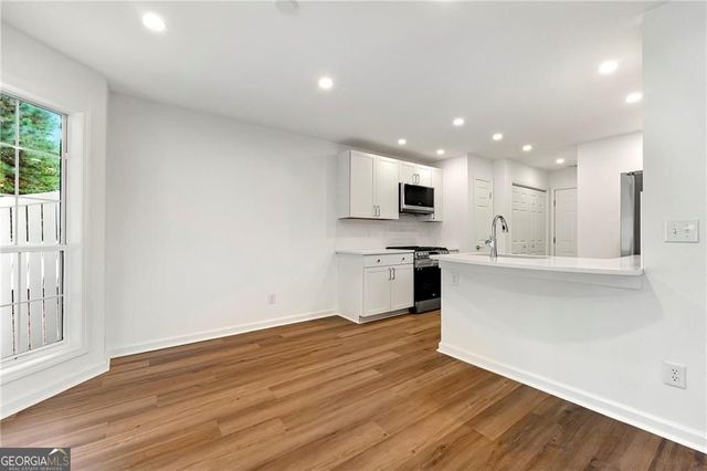 208 Chelsea Court, Woodstock, GA 30189