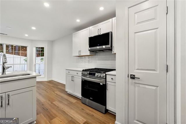 208 Chelsea Court, Woodstock, GA 30189