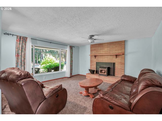 24620 Se SUNSHINE VALLEY Rd, Damascus, OR 97089