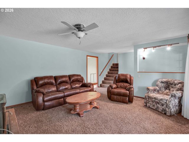 24620 Se SUNSHINE VALLEY Rd, Damascus, OR 97089