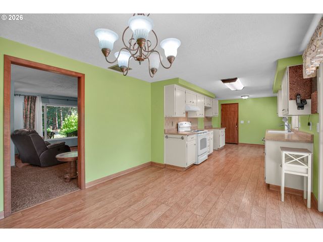 24620 Se SUNSHINE VALLEY Rd, Damascus, OR 97089