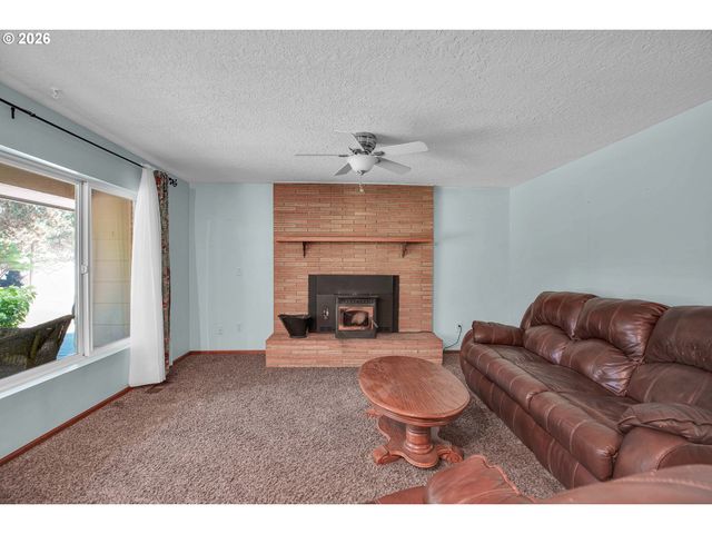 24620 Se SUNSHINE VALLEY Rd, Damascus, OR 97089