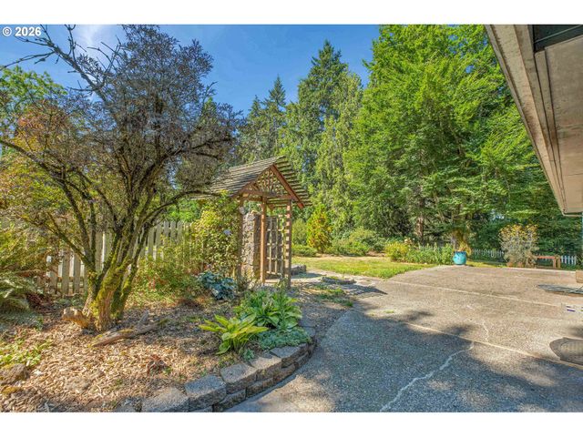 24620 Se SUNSHINE VALLEY Rd, Damascus, OR 97089