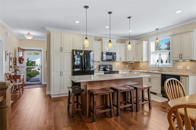 4225 Clay Street, Eau Claire, WI 54701