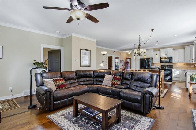 4225 Clay Street, Eau Claire, WI 54701