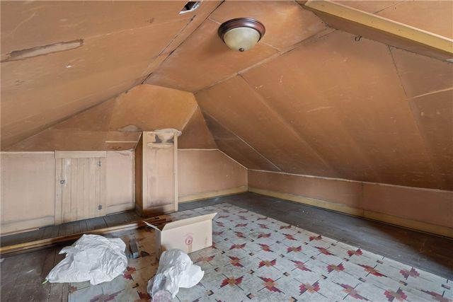 13 Charles St, Dravosburg, PA 15034