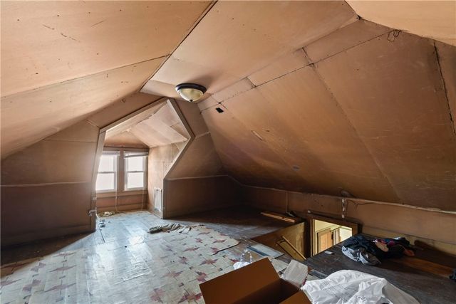 13 Charles St, Dravosburg, PA 15034