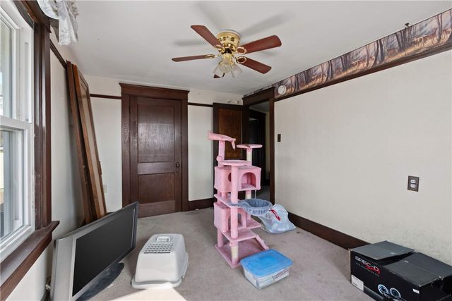 13 Charles St, Dravosburg, PA 15034