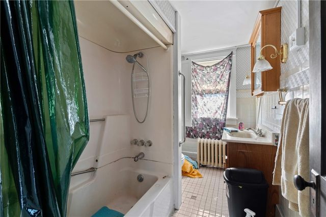 13 Charles St, Dravosburg, PA 15034