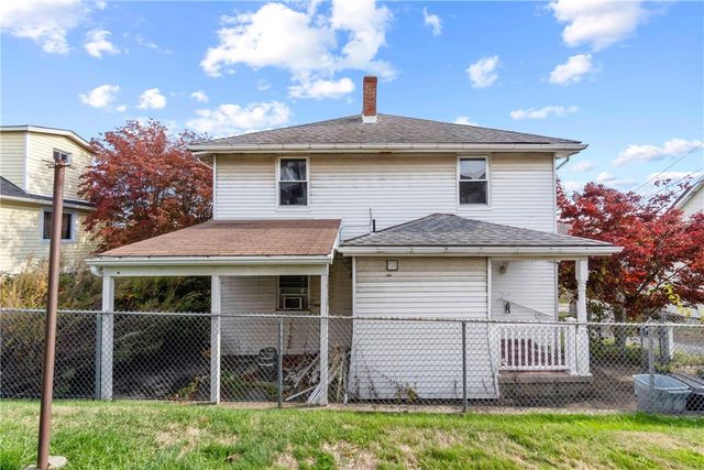 13 Charles St, Dravosburg, PA 15034