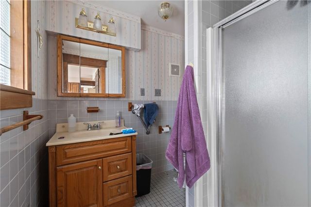 13 Charles St, Dravosburg, PA 15034