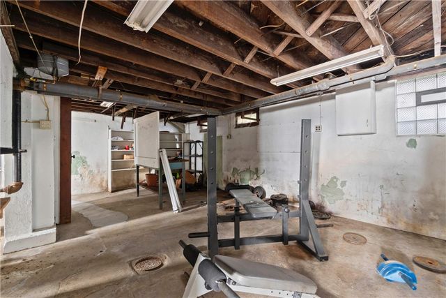 13 Charles St, Dravosburg, PA 15034